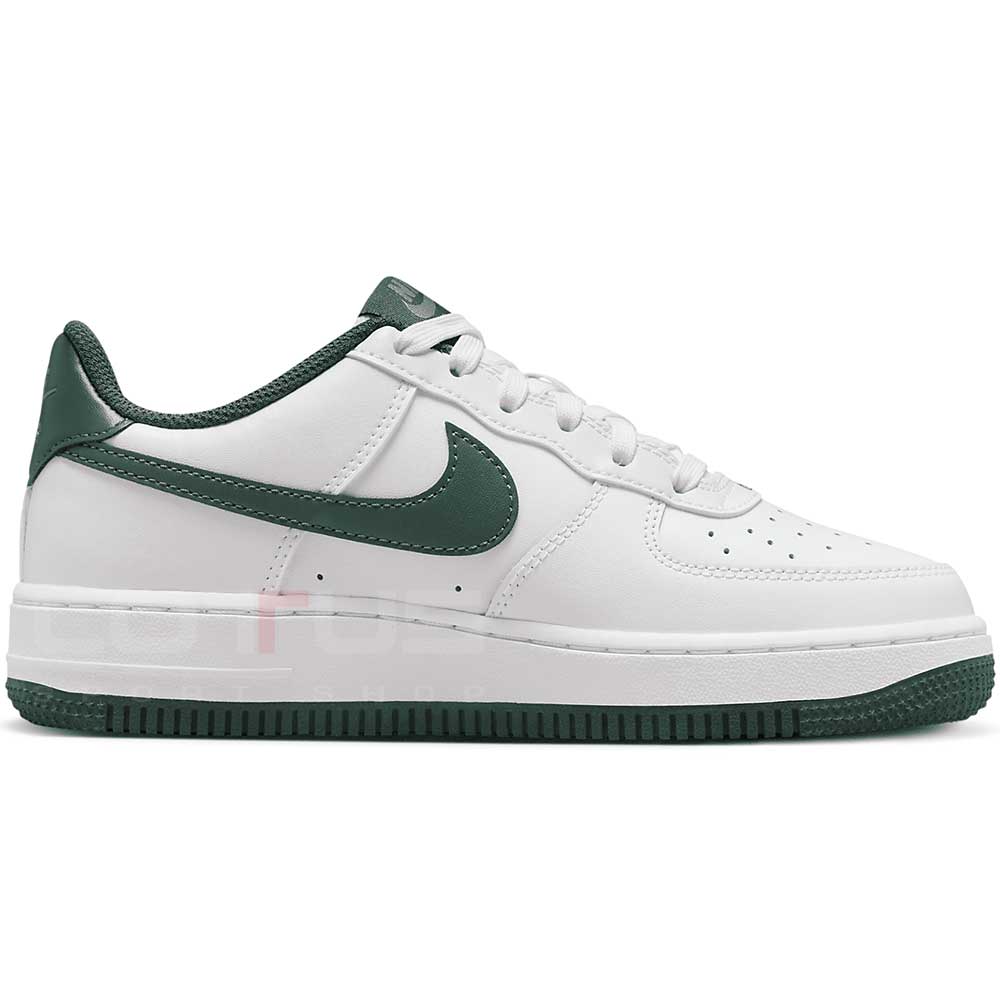 ДЕТСКИ ОБУВКИ NIKE FV5948-110 AIR FORCE 1 BG БЕЛИ/ЗЕЛЕНИ - lotus-sport.bg